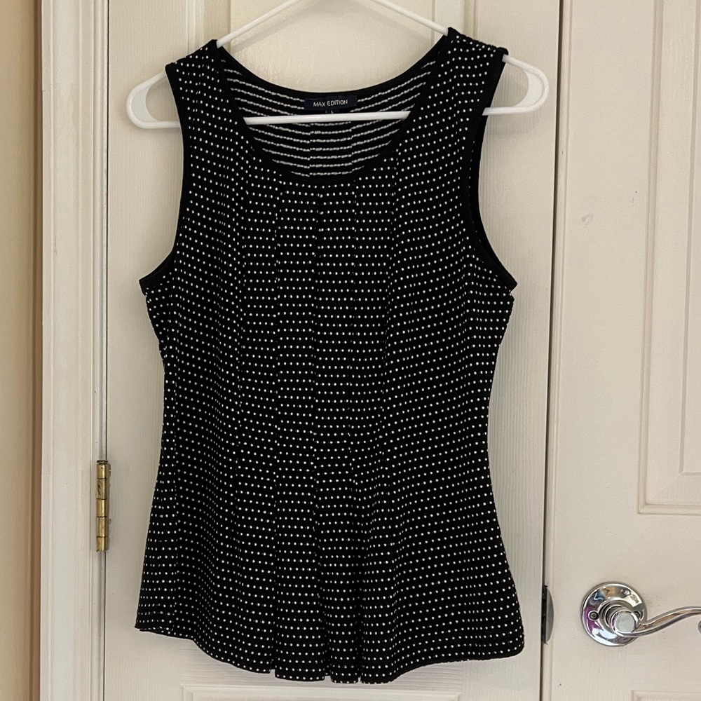 Max Edition blouse. Sleeveless with beautiful pleat detailing